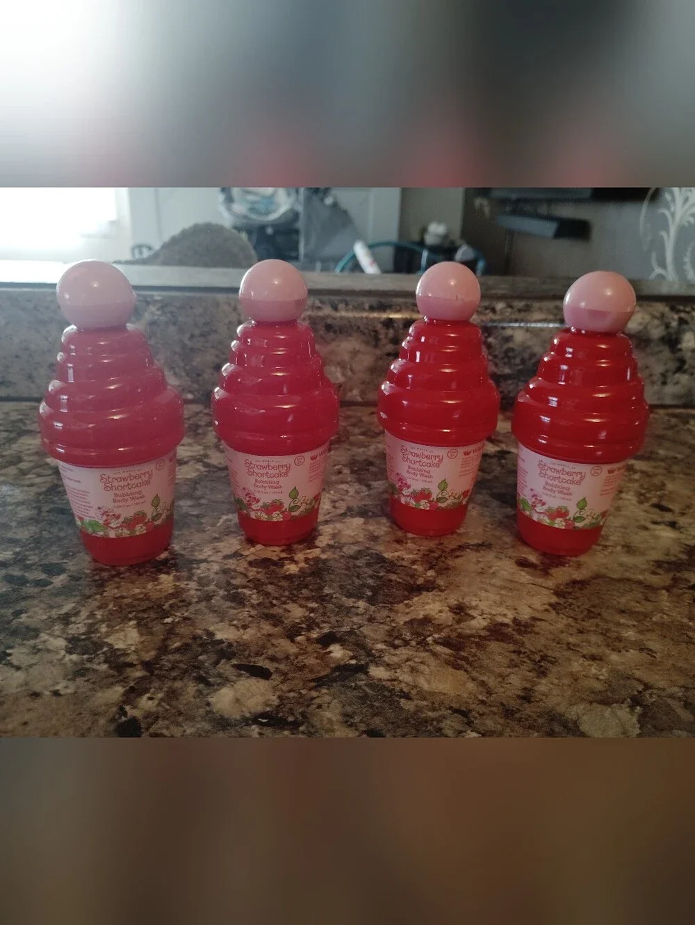 Strawberry Shortcake Bubbling Body Wash - Pink & Red (1) Unit